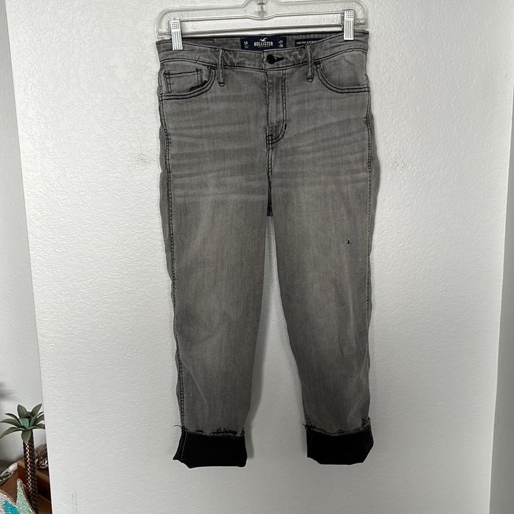 HOLLISTER HIGH-RISE SLIM BOYFRIEND JEANS SIZE 5 (27Wx25L) GREAT CONDITION!